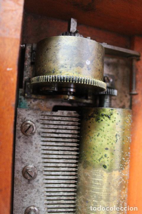 Gram&oacute;fonos y gramolas: caja de musica funcionando - Foto 17