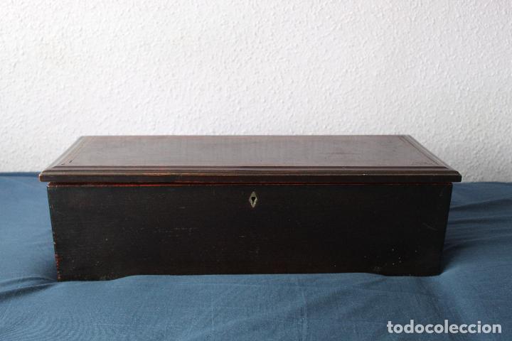 Gram&oacute;fonos y gramolas: caja de musica funcionando - Foto 1