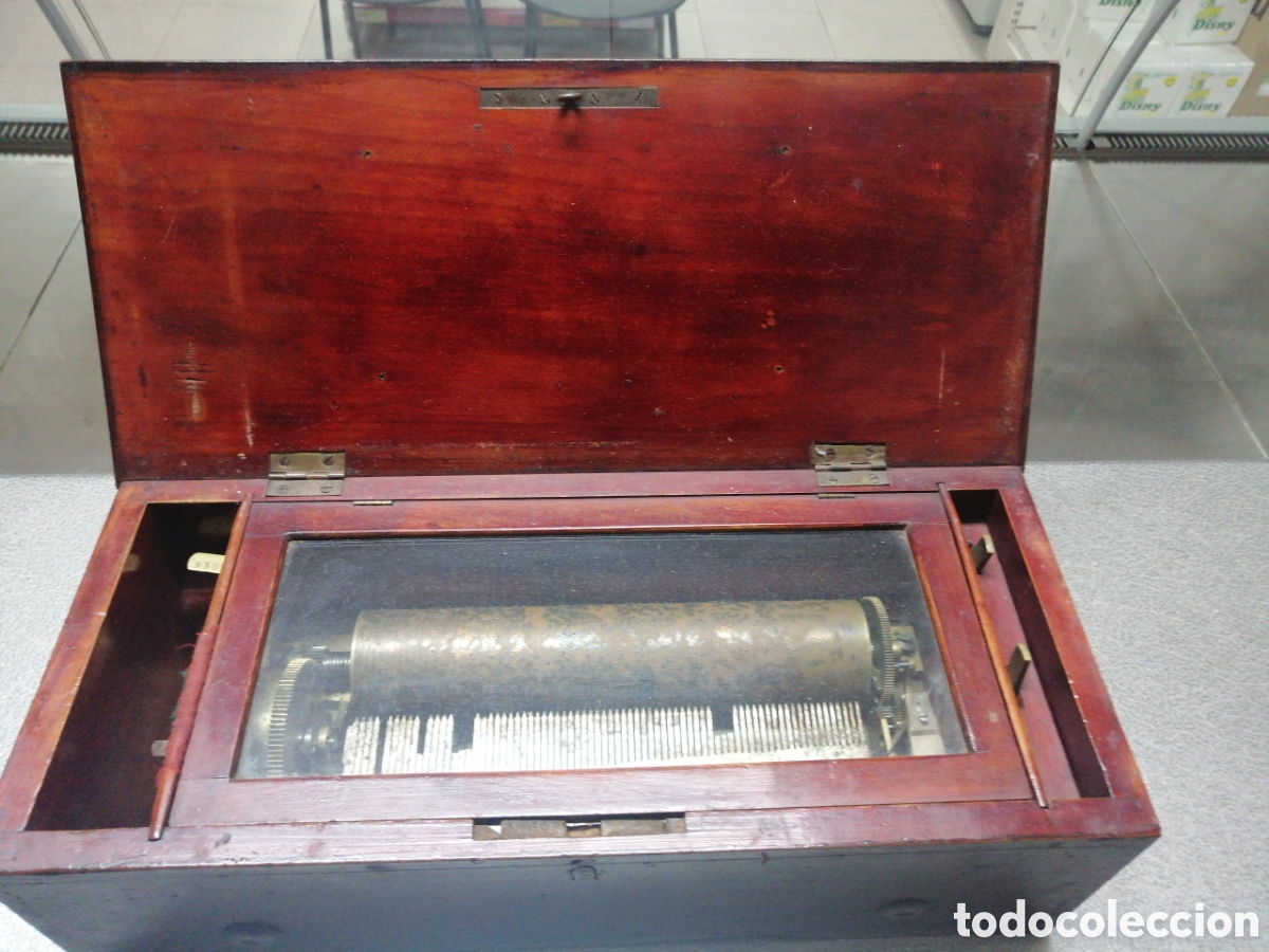 Gram&oacute;fonos y gramolas: Caja de m&uacute;sica de cilindro - Foto 1