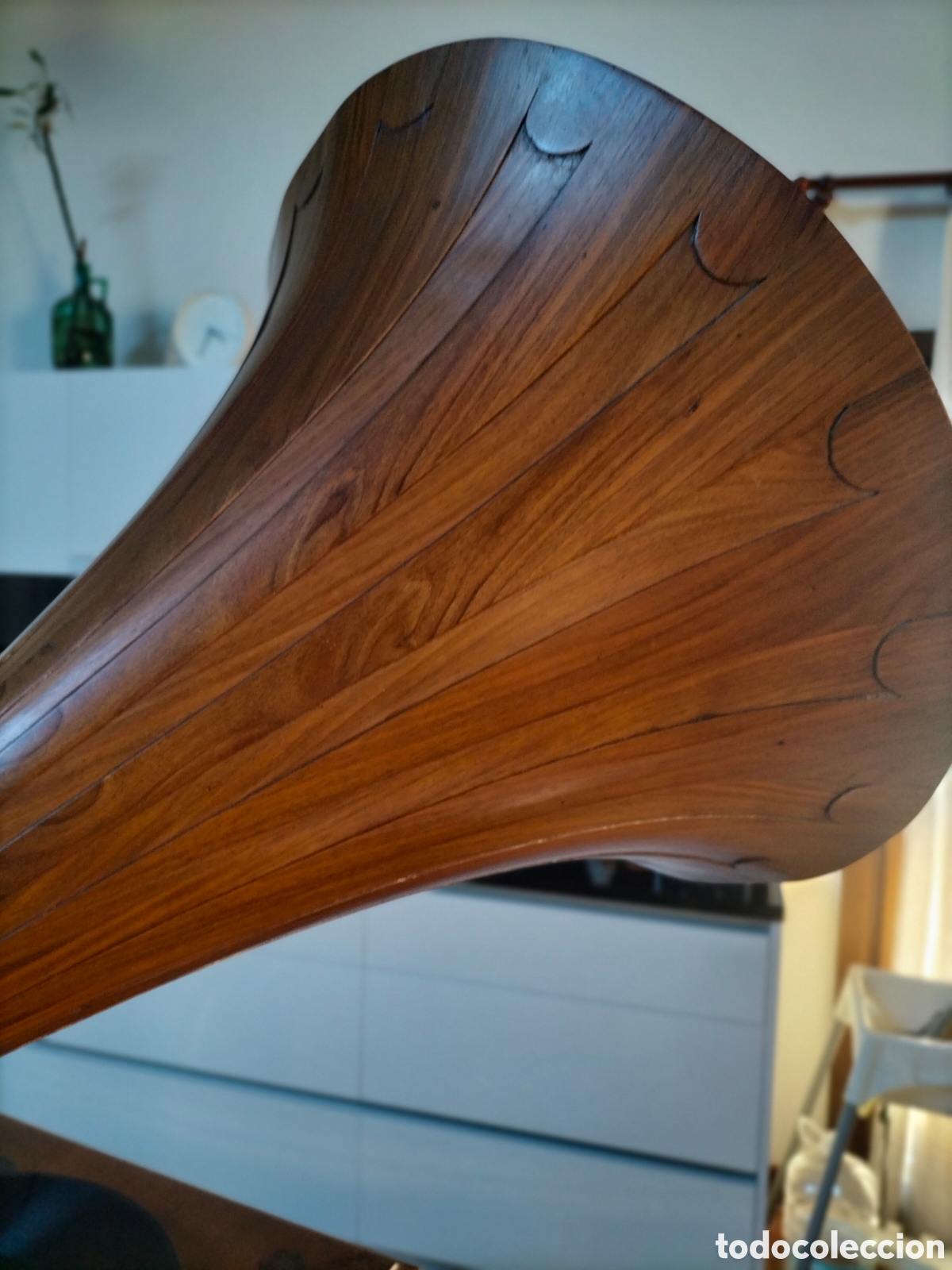 Gram&oacute;fonos y gramolas: Gramofono con trompa de madera - Foto 2
