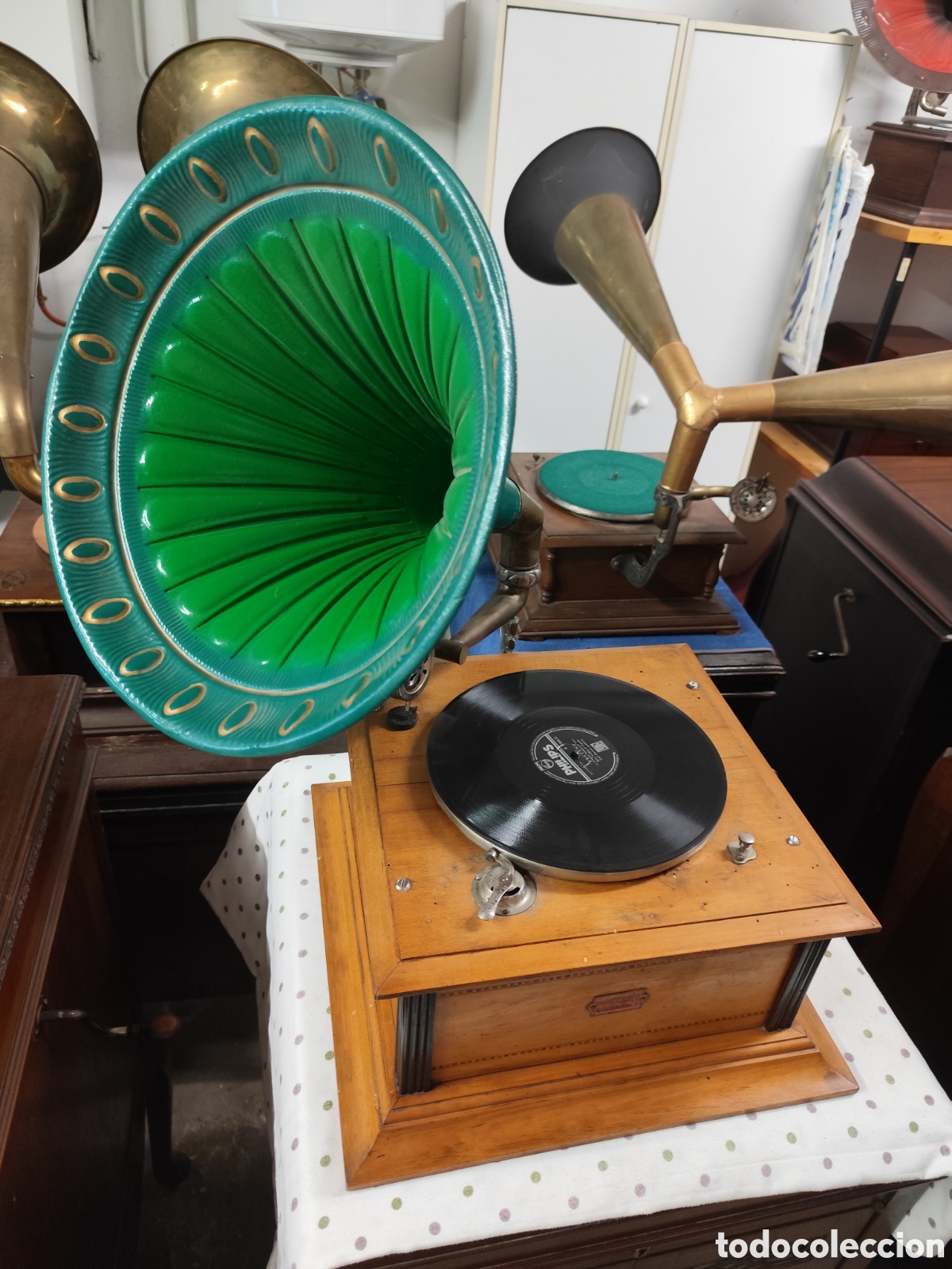 Gram&oacute;fonos y gramolas: 1 Gram&oacute;fono Gramophone y otro de Casa Werner - Foto 1