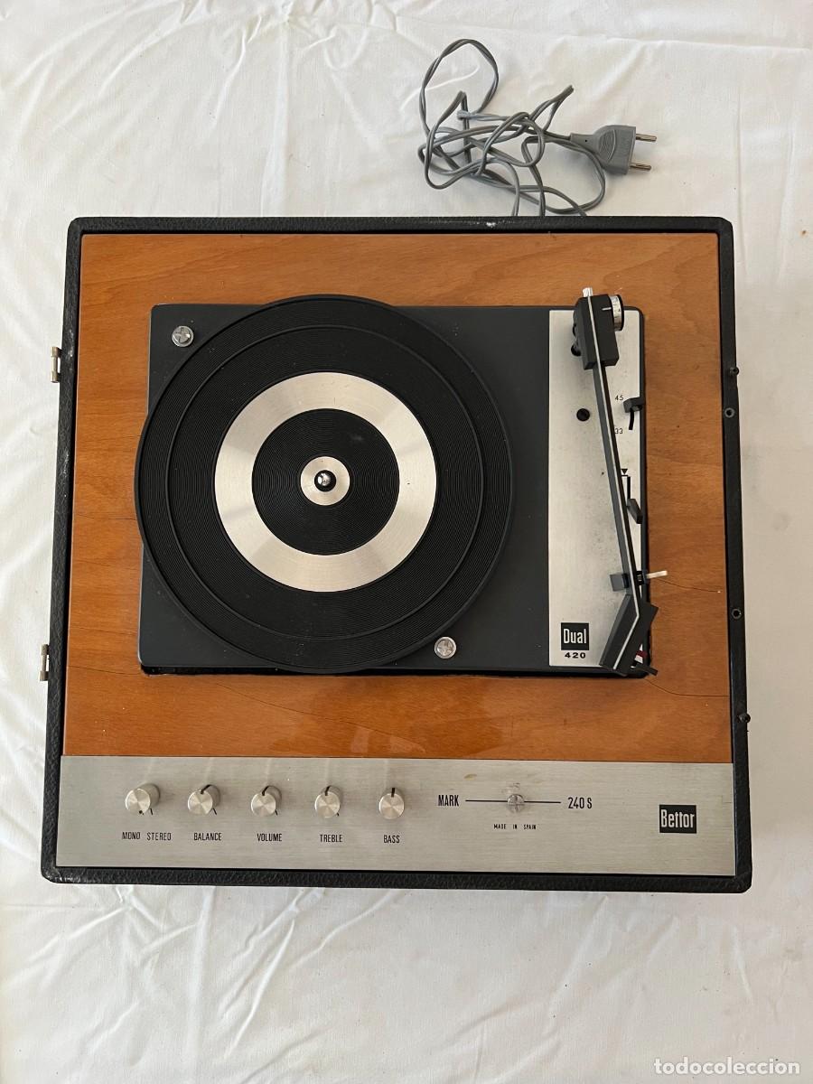 Gram&oacute;fonos y gramolas: Tocadiscos port&aacute;til marca Bettor - Foto 1