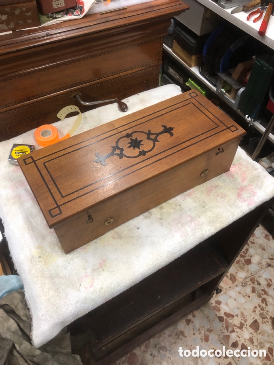 Gram&oacute;fonos y gramolas: Caja de m&uacute;sica funcionando - Foto 1