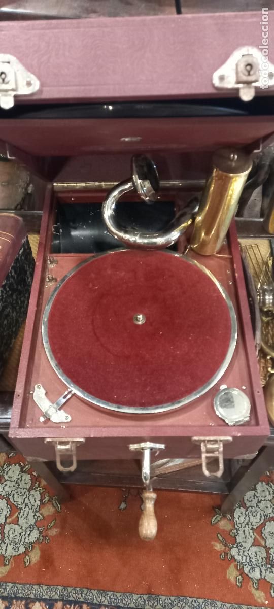 Gram&oacute;fonos y gramolas: ANTIGUO GRAMOFONO DE MALETA - Foto 1