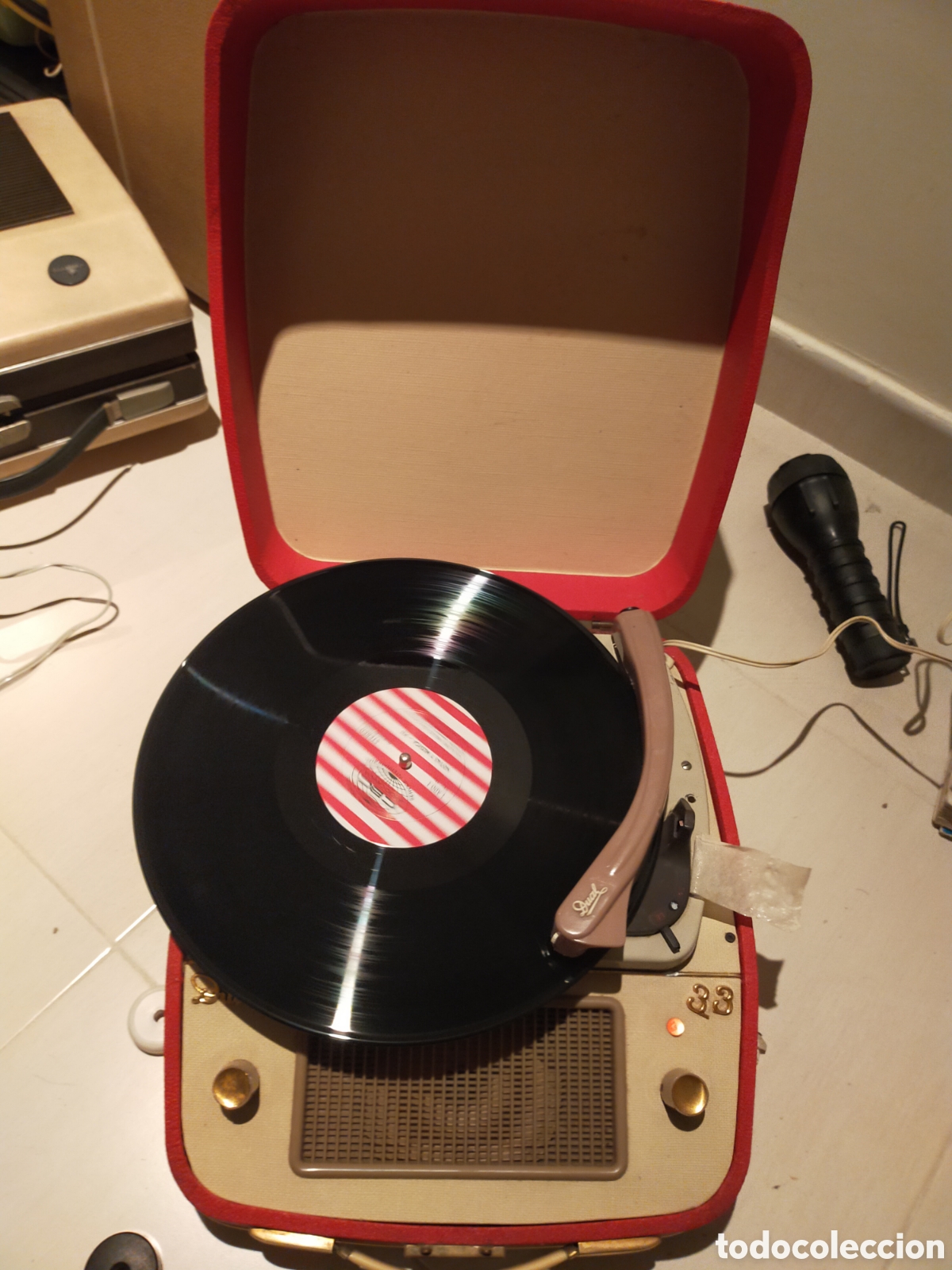 Gram&oacute;fonos y gramolas: Tocadiscos dualette 33 funciona - Foto 3