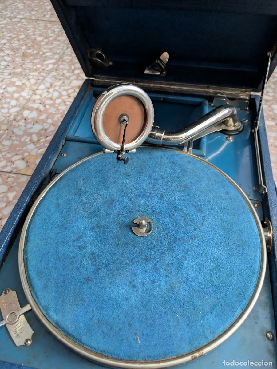 Gramophones: Gram&oacute;fono maleta La Voz de su Amo