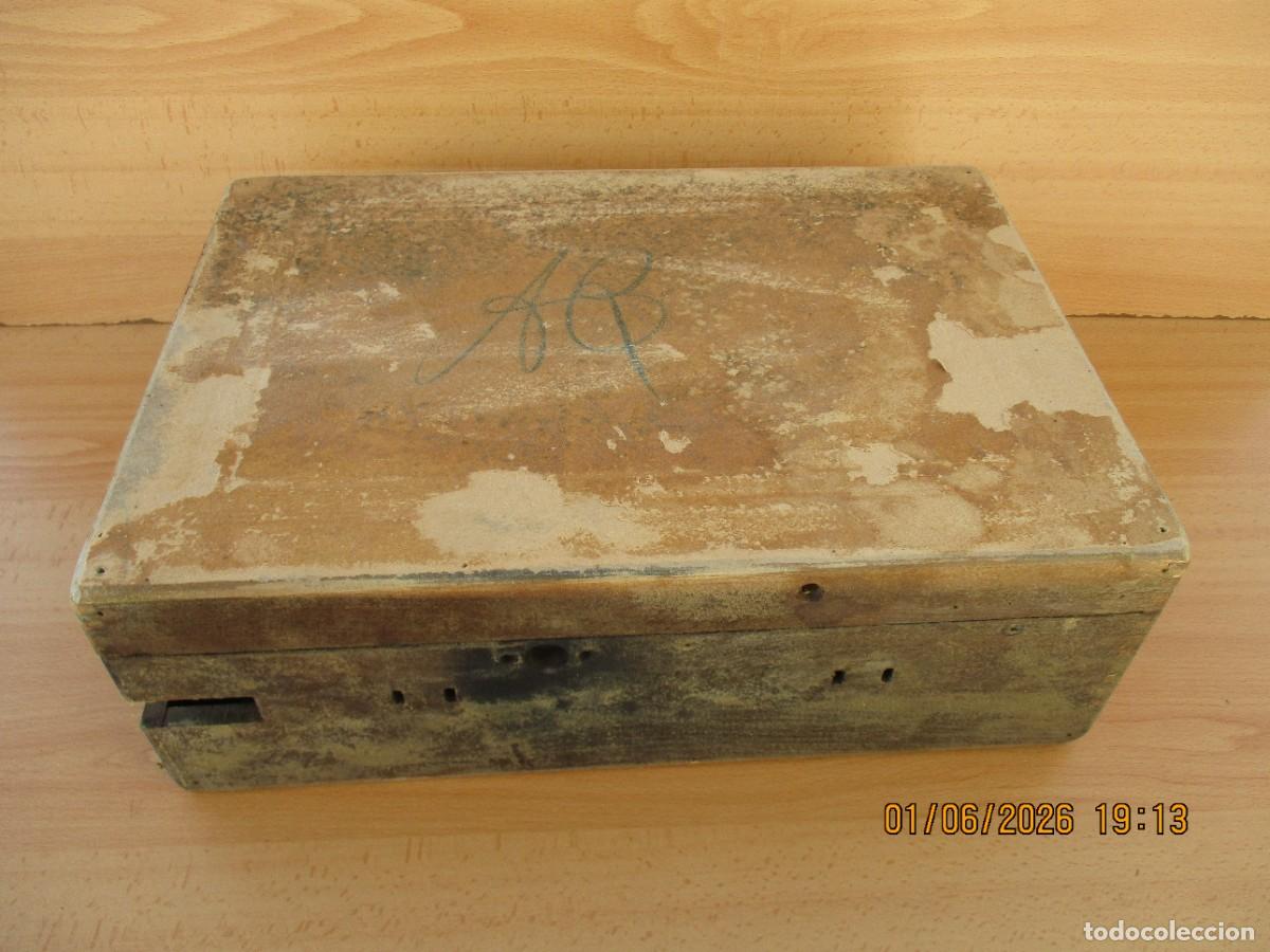 Gram&oacute;fonos y gramolas: gramofono de maleta para reparar , desguace ,proyecto , piezas etc