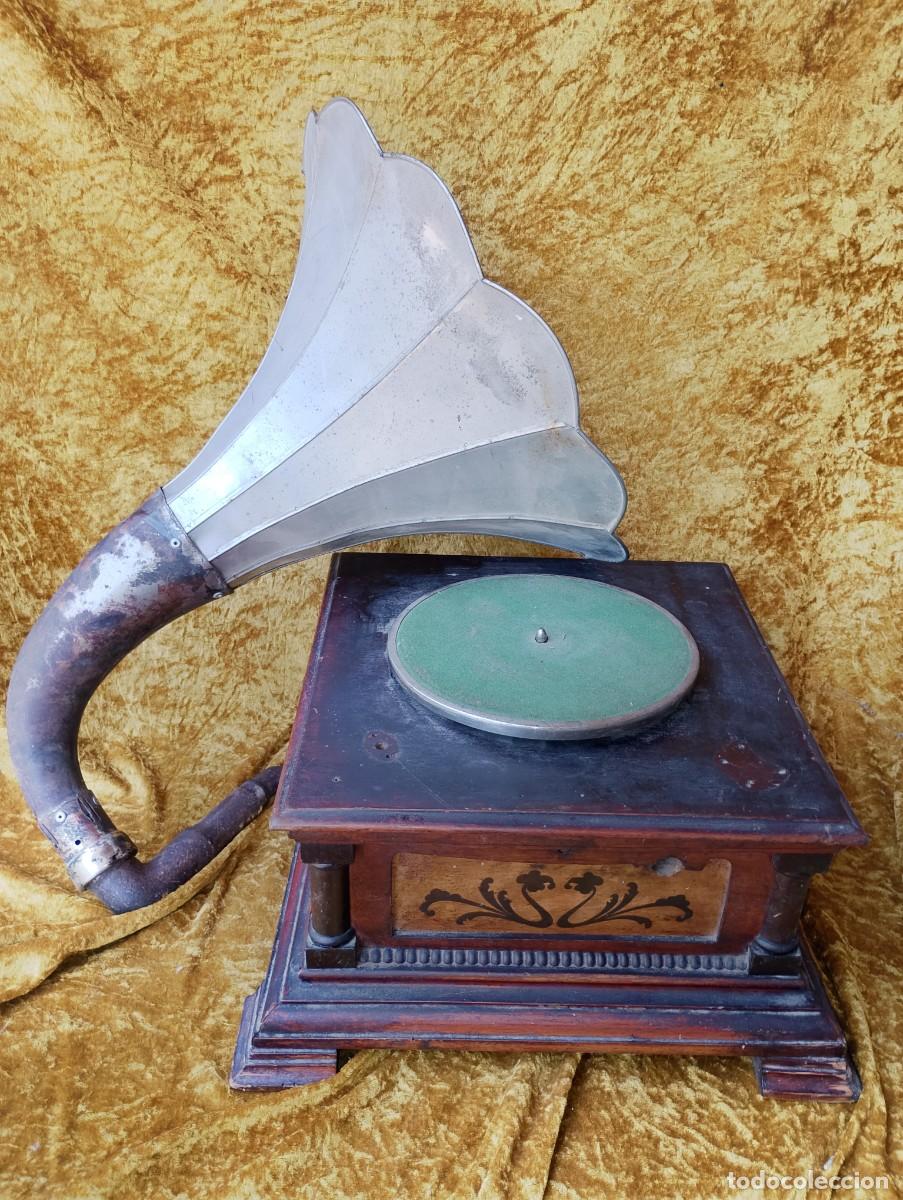Gram&oacute;fonos y gramolas: Preciosa gramola de la Compa&ntilde;&iacute;a Francesa de Gramophone -para restaurar- de marqueter&iacute;a modernista