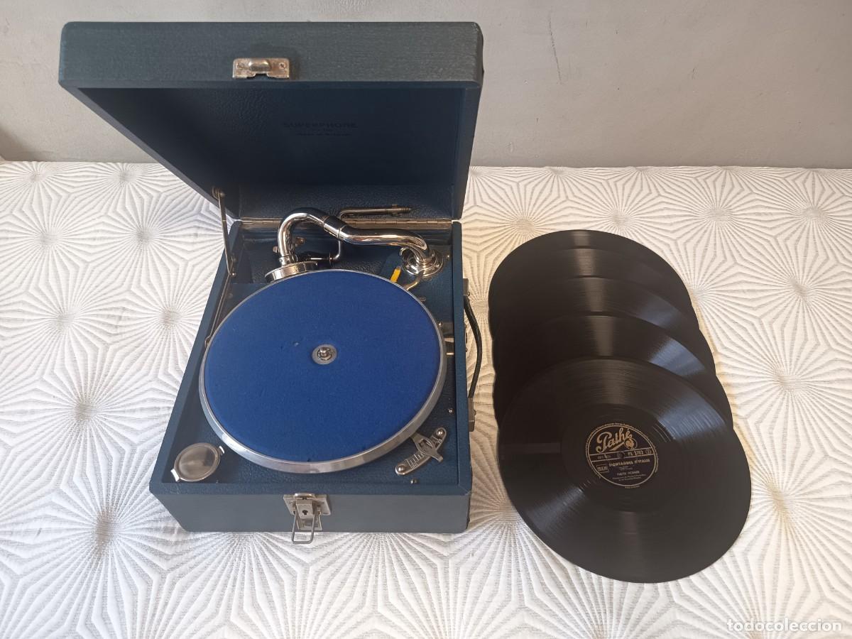 Gram&oacute;fonos y gramolas: gramofono portatil original en maleta mas 5 discos.
