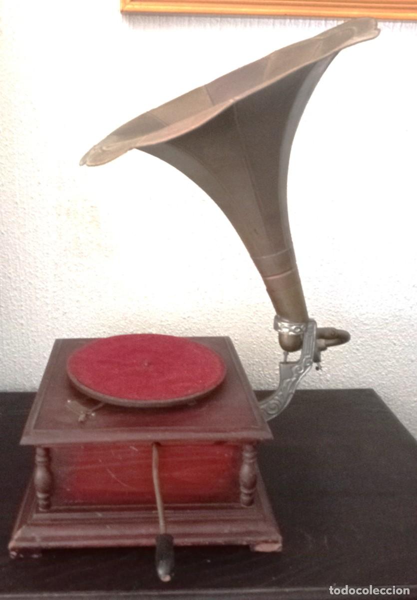 Gram&oacute;fonos y gramolas: GRAMOFONO A CUERDA, HIS MASTER&acute;S VOIC&Eacute;