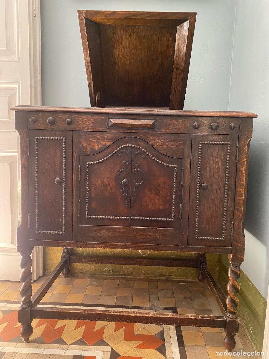 Gram&oacute;fonos y gramolas: Lote de Inversi&oacute;n: Mueble Gram&oacute;fono Melogram A&ntilde;os 50 + Fonoteca Hist&oacute;rica (Pau Casals, Caruso, Bach/