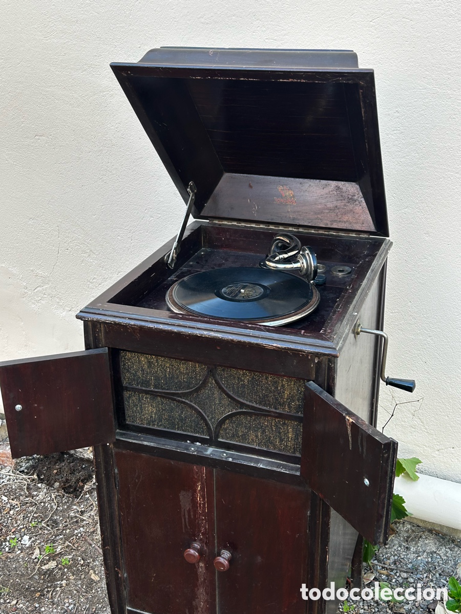 Gram&oacute;fonos y gramolas: Antiguo gram&oacute;fono de mueble MONOPOL &ndash; Mec&aacute;nica PARLOPHONE alemana &ndash; Original y funcionando