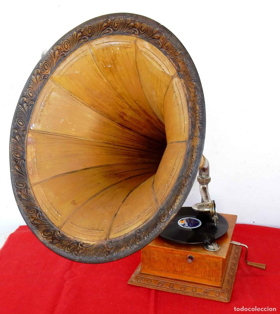 Grammofoni e gramolas: Gramola de bocina - c 1920 - 58 cm di&aacute;metro -