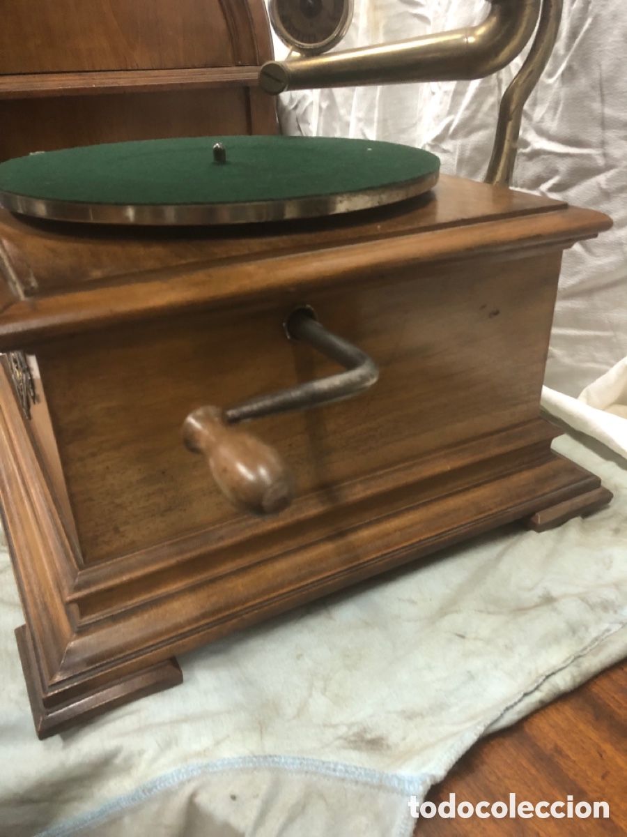 Gram&oacute;fonos y gramolas: Gram&oacute;fono bocina de madera funcionando - Foto 6