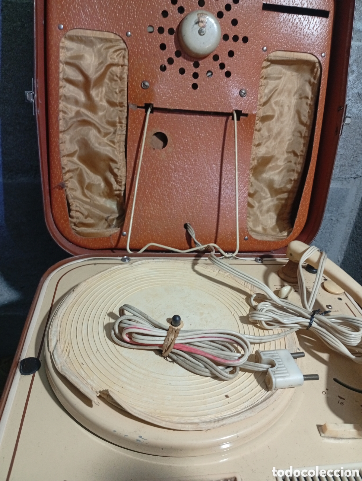 Gram&oacute;fonos y gramolas: Antiguo tocadiscos de maleta Ed&eacute;n - Foto 3