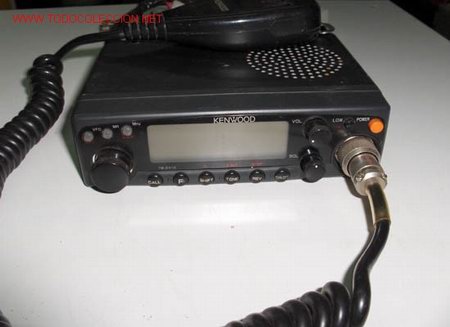 Radiored > Radios Portatiles > Radio Kenwood NX1200NK, VHF 136-174 Mhz,  Digital y Analógico, 5 Watts, 64 Canales, Roaming, Encriptación, Inc. antena,  batería, cargador y clip