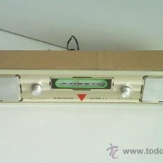 Radios antiguas: CURIOSA RADIO ALARGADA, FUNCIONANDO. Lote 26666841