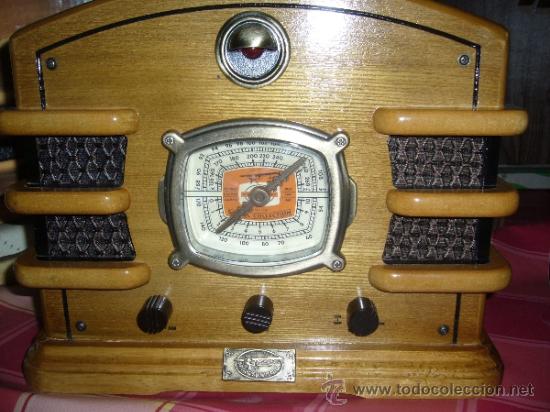 Radios antiguas: RADIO DE MADERA CON CASETTE - Foto 1