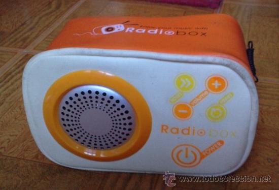 Radios antiguas: Radio Box forrada con goma plastica - Foto 1