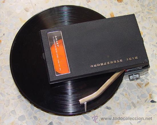 Radios antiguas: Radio tocadiscos Miniatura Sharp FXG-702A....sanna - Foto 2
