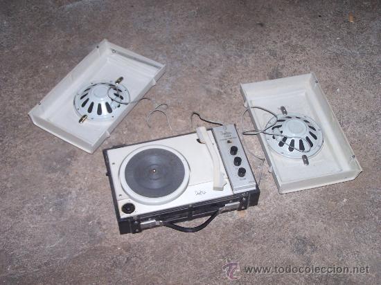 Radios antiguas: Tocadiscos portatil DELTA modelo 888 - Foto 1
