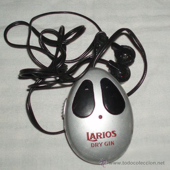 Radios antiguas: radio peque&ntilde;a publicidad Larios - Foto 1