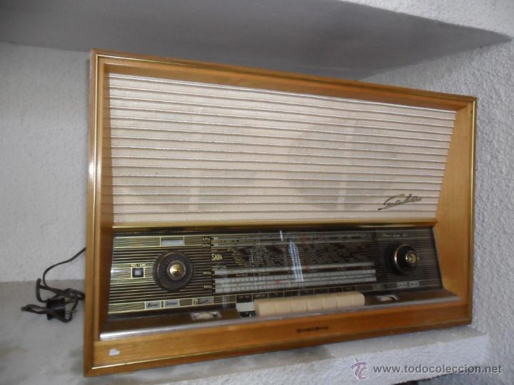 Radios antiguas: RADIO - TOCADISCOS A&Ntilde;OS 50 - 60 DE LA CASA SABA - Foto 2