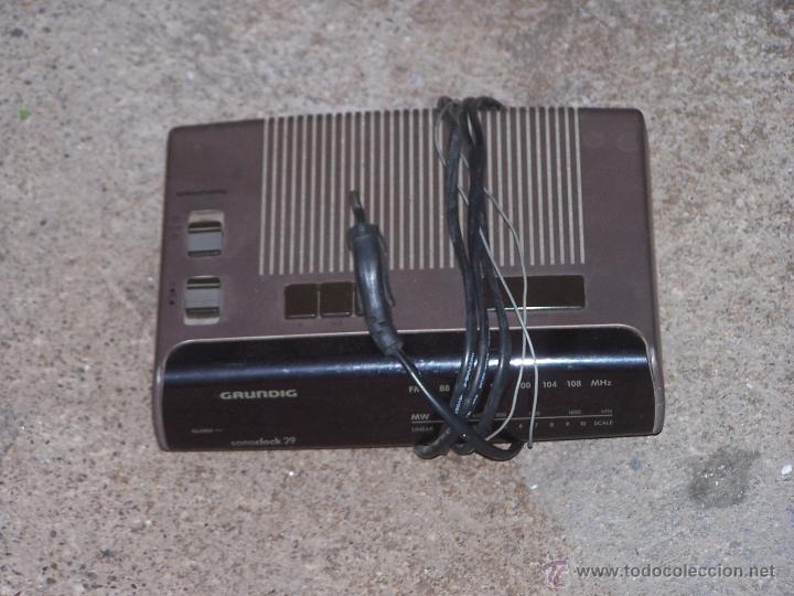 Radios antiguas: radio despertador Grundig sonoclock29 - Foto 1