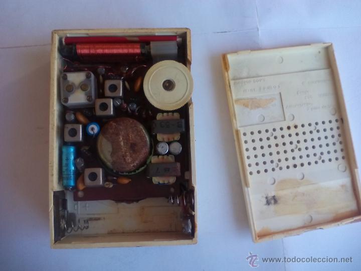 Radios antiguas: RADIO TRANSISTOR VANGUARD MINI SAMOS SOLID STATE. AM 9,5 cm - Foto 7