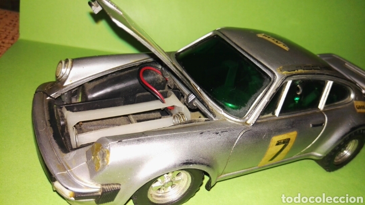 Radios antiguas: Radio transistor coche Porsche. A&ntilde;os 80 Funciona - Foto 1