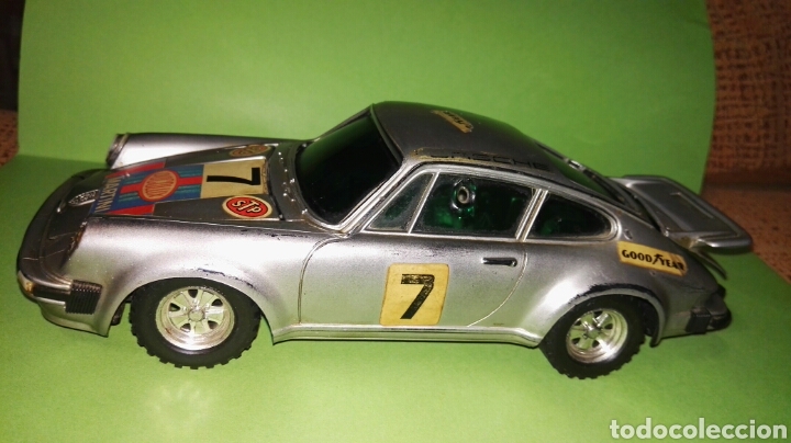Radios antiguas: Radio transistor coche Porsche. A&ntilde;os 80 Funciona - Foto 2