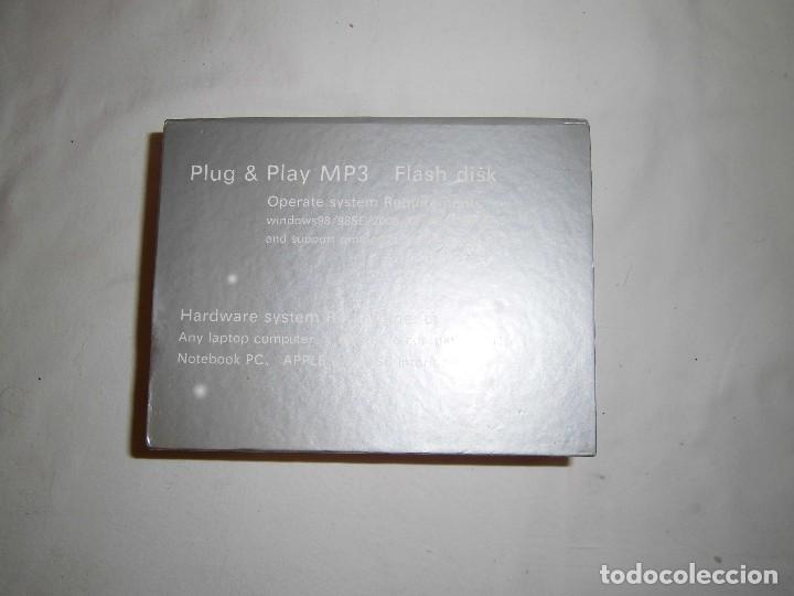 Radios antiguas: mp3 plug & play flash disk de heinenken - Foto 2