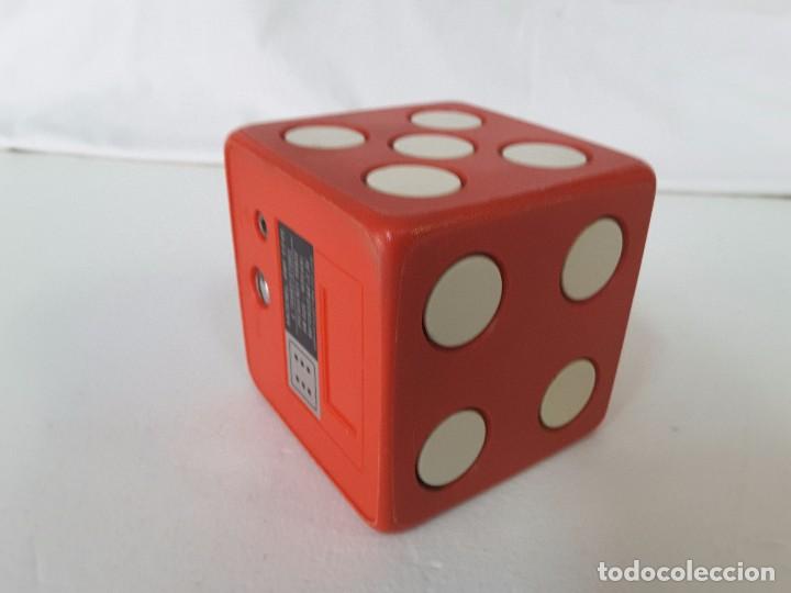 Radios antiguas: Sanyo RP 1711 cubo de los 60 - Foto 5