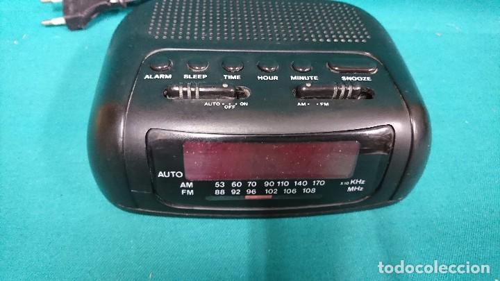 Radios antiguas: RADIO RELOJ DESPERTADOR ELECTRICO - Foto 2