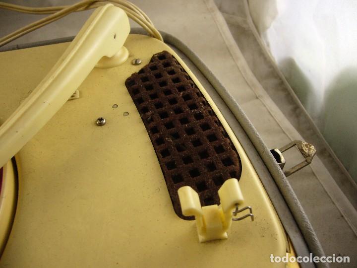 Radios antiguas: Tocadiscos teppaz lyon oscar La funda es el altavoz, Sin Probar - Foto 2