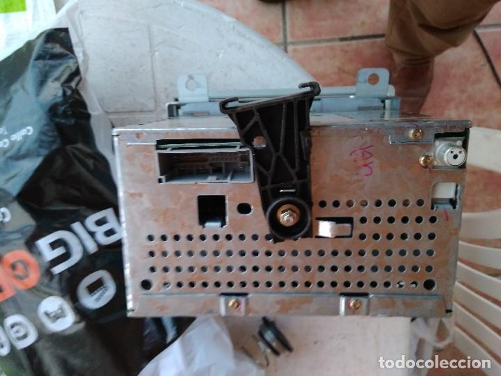 Radios antiguas: radiocaset de ford. Desconozco codigo - Foto 3