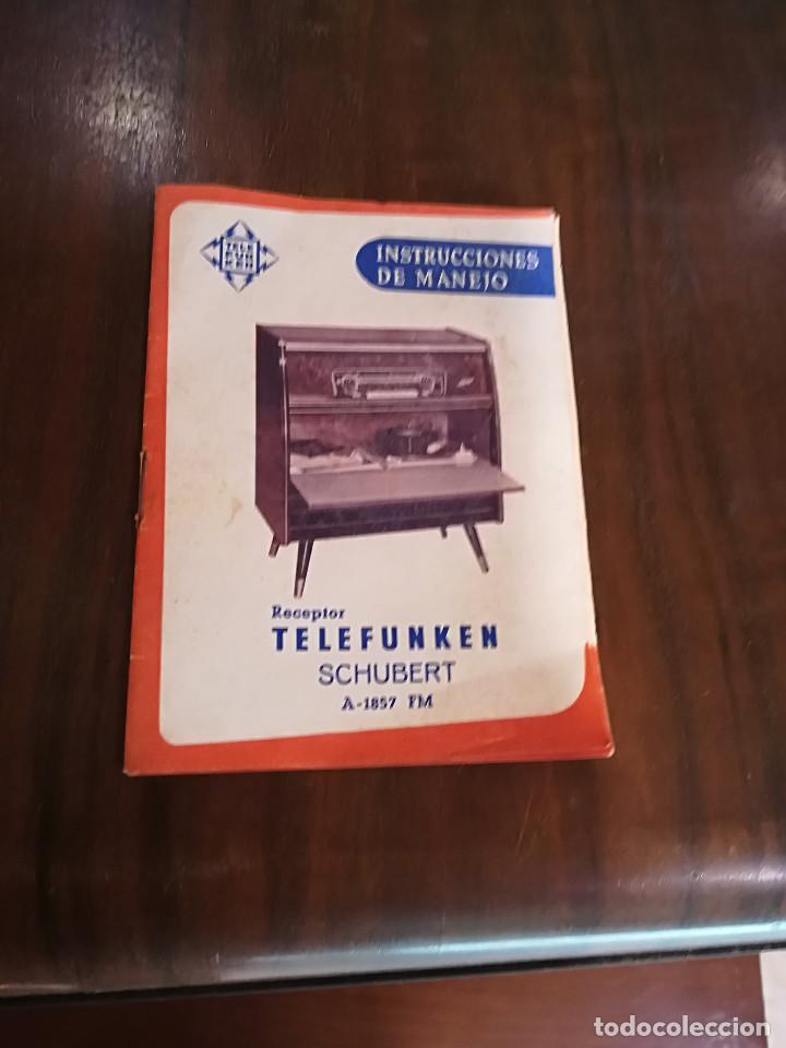 Radios antiguas: RADIO TOCADISCOS TELEFUNQUEN MODELO SCHUBET CON LIBRO DE INSTRUCCIONES - Foto 4