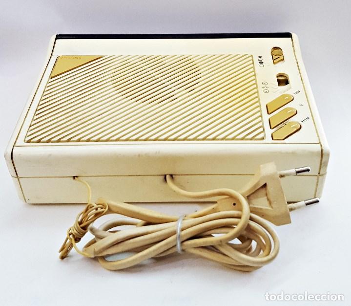 Radios antiguas: Radio reloj GRUNDIG SONOCLOK 24 - Foto 8