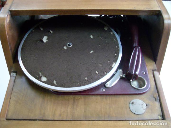 Radios antiguas: Antiguo mueble tocadiscos - Foto 3