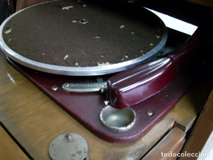Radios antiguas: Antiguo mueble tocadiscos - Foto 4