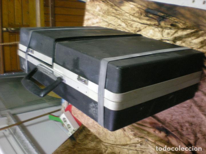 Radios antiguas: RADIO TOCADISCOS Y CASSETE PORTATIL MALETIN - Foto 5
