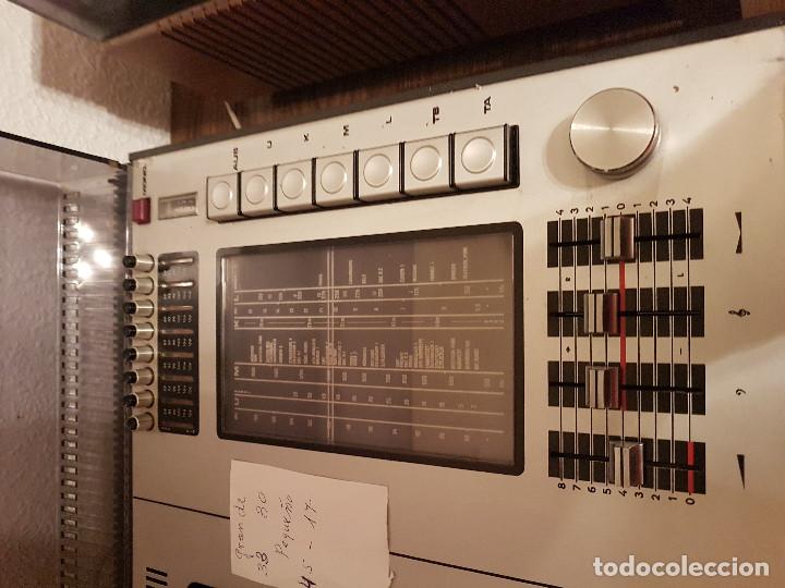 Radios antiguas: TOCADISCO GRUNDIG ANTIGUO STUDIO 2000 - Foto 2