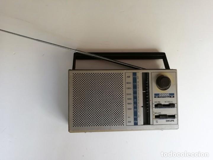 Radios antiguas: Transistor portable Philips D2000 (NO FUNCIONA, ATREZO) - Foto 1