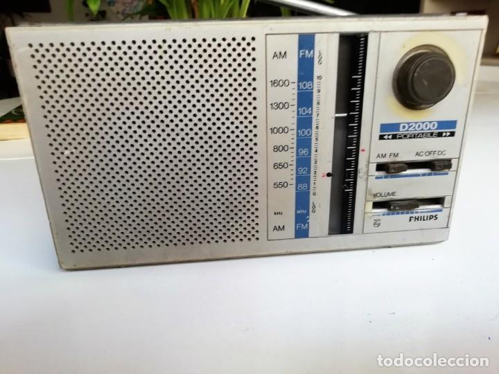 Radios antiguas: Transistor portable Philips D2000 (NO FUNCIONA, ATREZO) - Foto 2