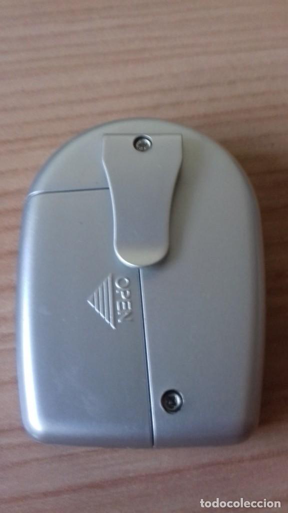 Radios antiguas: Peque&ntilde;a radio de bolsillo con linterna - Foto 6