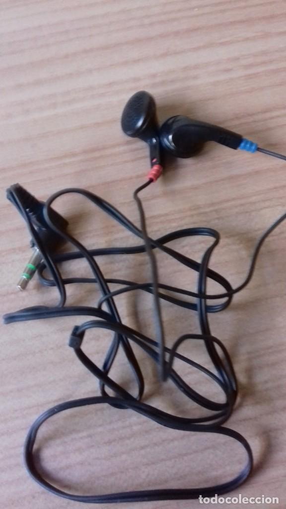 Radios antiguas: Peque&ntilde;a radio de bolsillo con linterna - Foto 9