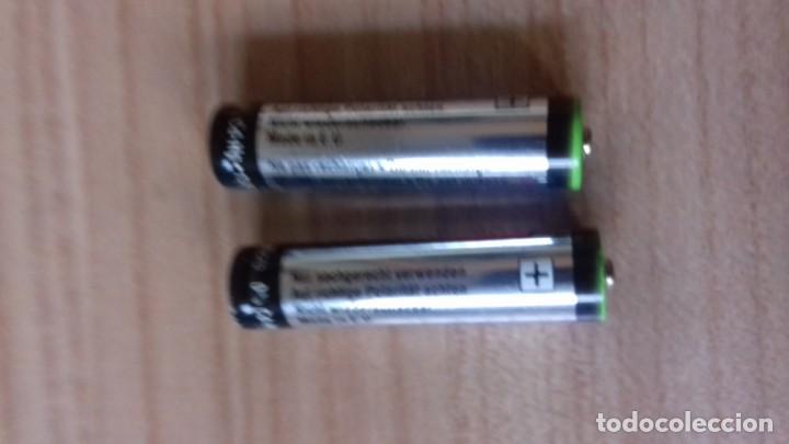 Radios antiguas: Peque&ntilde;a radio de bolsillo con linterna - Foto 11