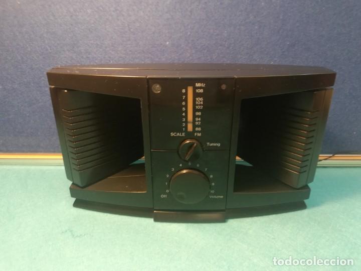 Radios antiguas: Radio Transistor de Sobremesa FUNCIONANDO - Foto 2