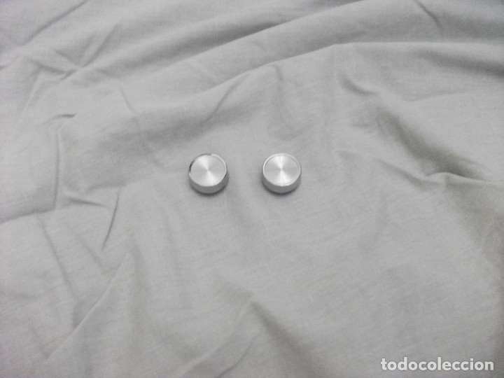 Radios antiguas: PAR DE PERILLAS STANDAR ALUMINIO PULIDO - Foto 1