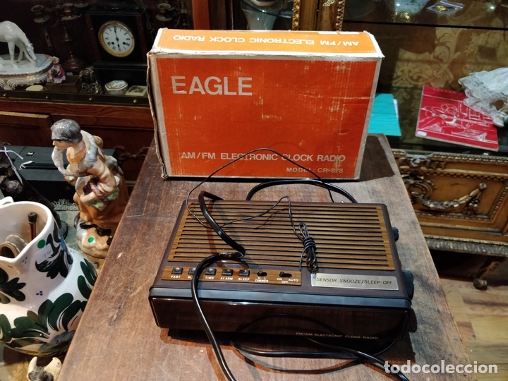 Radios antiguas: EAGLE AM/FM electronic clock radio con caja original - Funcionando - Foto 7
